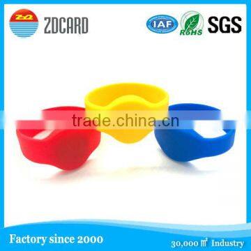 beautiful well design customized silicon wristbands