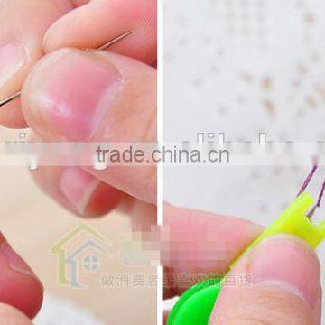 Plastic Automatic Needle Threaders photo-2