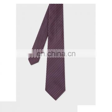 Men's Silk Tie With Thin Diagonal Stripes