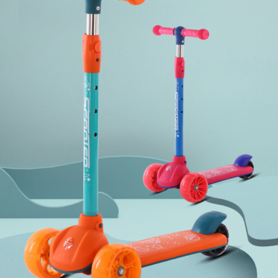 Children\'s Scooter, Folding Flash Wheel Pedal Scooter, 1-6 Year Old Scooter（Wechat:13510231336）