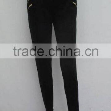 Lady's knitted stretched pants