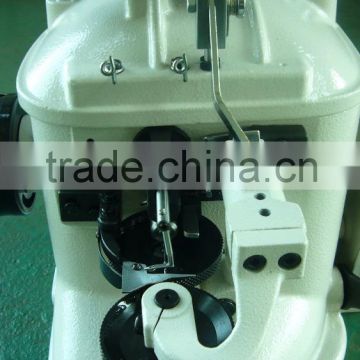 Shoes automatic lubrication disc feed overseaming machine