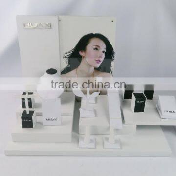 Guangzhou supplier new customized jewelry display stand