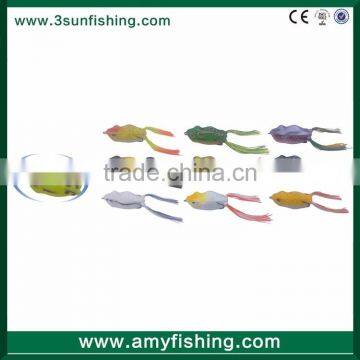 Frog fishing lure with skirt