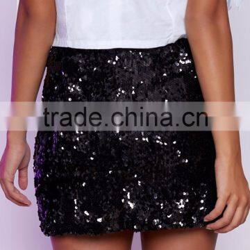 Women White Cropped Tops Fashion Design off Shoulder Fancy Tops photo-4