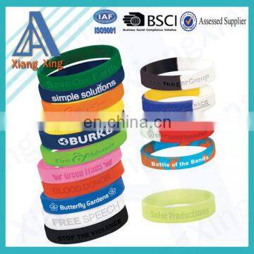 2015 Promotion sport Silicone bracelet with engraving logo with free sample