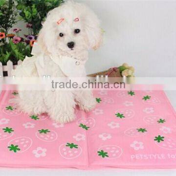 FDA/LFGB/SGS standard Non- toxic Gel dog Cooling Mat strawberry printing