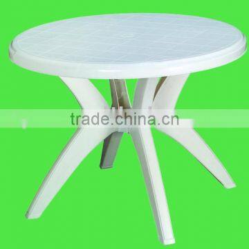 plastic round outdoor table