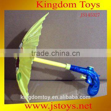 black plastic umbrella water tun toy