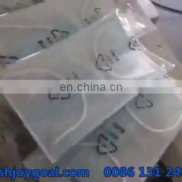 shanghai full automatic disposable medical surgical facial face mask plastic bag pillow packing machine