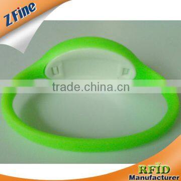 new design customized RFID wristband from china supplier