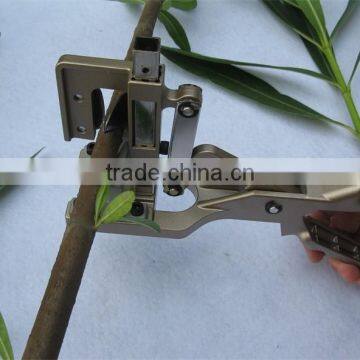 Grafting tools with the Maximum 2cm grafting Diameter.