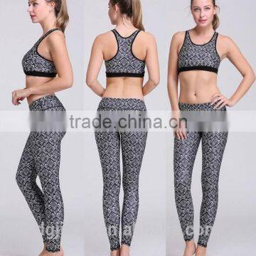 The new ladies fashion printing yoga suit speed dry running workout bra and leggings yoga wear set wholesale for women