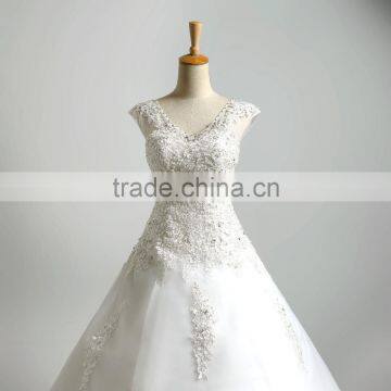 2016 Pearls Beaded Long Sleeve Lace Ball Gown Wedding Dresses photo-3