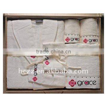 100%cotton embroidery gift bathrobe