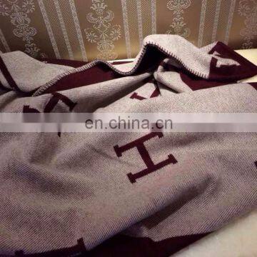 Latest Designs Infinity Thick Woolen Luxury Travel Blanket Winter Warm Women High Quality Fashionable Printed Lady Wool Scarf
