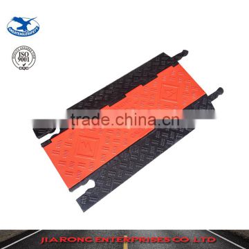 Lower Factoty Price 915*550*53mm Soft Flexible Heavy Duty 5 Channels Rubber Cable Cover Protection