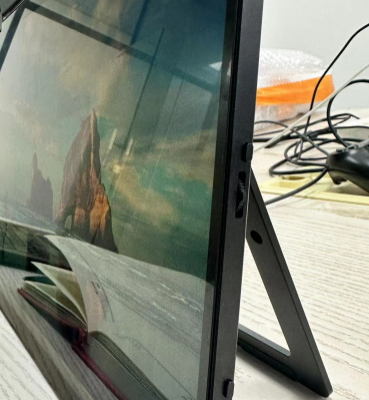 18.5-inch Dual Screen Portable Monitor photo-3