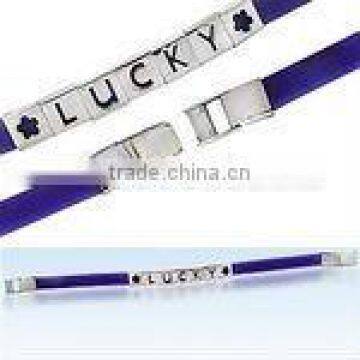 Stainless steel bracelet with "LUCKY" wording and purple