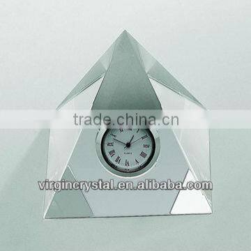 Wholesale customized size pyramid shape crystal clock for table decoration