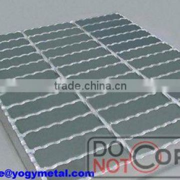 Heavy duty galvanized fabricated steel grating