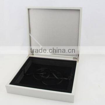 Luxury wooden packaging box for collector plates