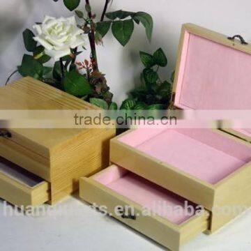 pine Wooden box and sn1081