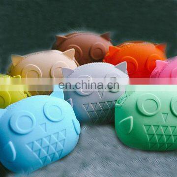 Custom Novelty Animal Coin Purse Kawaii Funny Pineapple Wallet Zipper Owl Shape Silicone Coin Purse photo-3