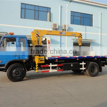 New coming 4x2 dongfeng flatbed truck crane with tow truck