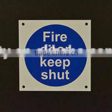 "FIRE DOOR KEEP SHUT" warning signs in hotel (M-CS085)