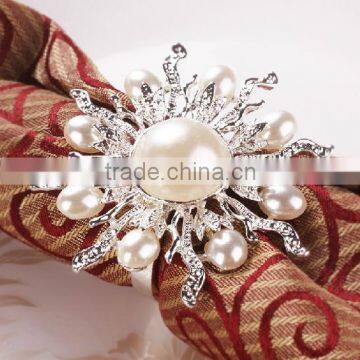 fashionable flower shape plastic pearls metal alloy napkin rings