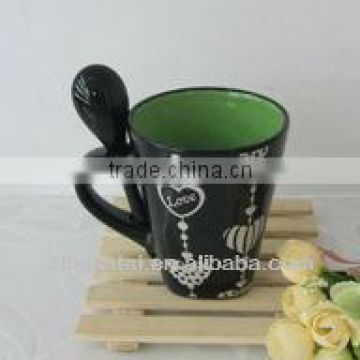 11oz Inner Green Glazed Heart Decal Printing Ceramic Conical Spoon Mug with Square Bottom