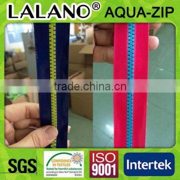 size customized plastice zipper