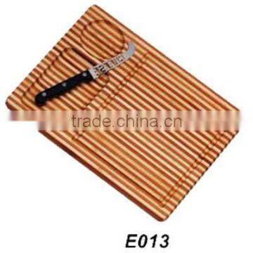 Bamboo Cutting Board With Knife photo-2