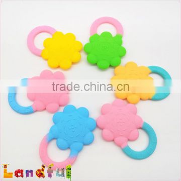 Mixed Colors Non Toxic FDA Baby Feeding Gift Silicone Flower Finger Teether