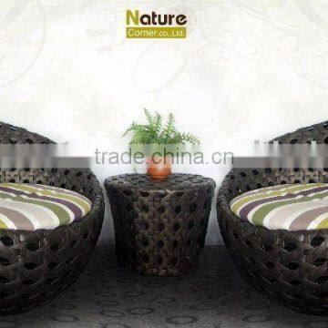 Rattan lounge chair with coffee table for outdoor patio