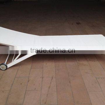 Commercial Furniture Durable Sun Loungers PE Rattan Sling Chair for Outdoor photo-2