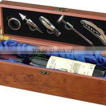 1 bottle Wooden wine case with wine set