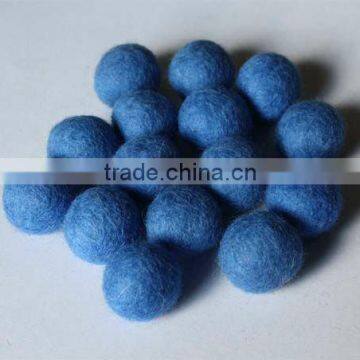 Felt ball size 2 cm