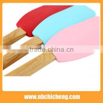 Durable Soft Silicone Kitchen Utensils Eco-friendly Pastry Spatula Silicone Spatula With Wood Handle photo-3