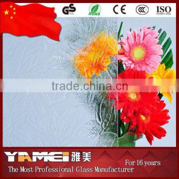 China manufacturer 4mm clear Maple leaf patterned glass