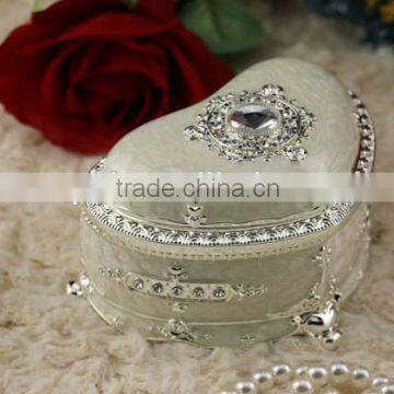 Luxury Handmade Custom Heart Shaped Sliver Plating European Style Lead Tin Zinc Alloy Metal Jewelry Box Accessories Gift Box photo-2