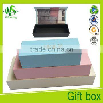 Luxury cardboard matte packing box red magnetic gift box