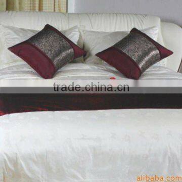 White Cotton bed linen hotel