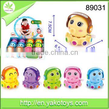 2015 Newest wind up promotional toy cheap small plastic toy Wind Up Playing toy