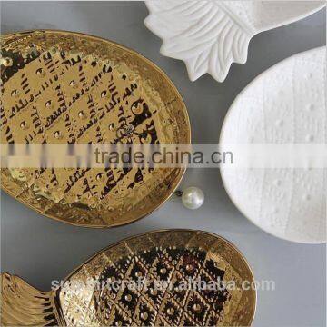 Table Decoration Ceremic Golden and White Pineapple Tray photo-5