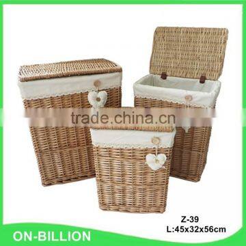 Home laundry usage large wicker basket with lid