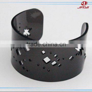Custom Latest Design Lucky Charm Black Acrylic Lucite Men's Cuff Bracelet and Bangle for Sale photo-5