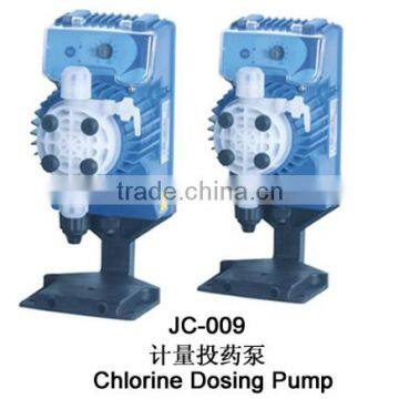 The new design chlorine dosing pump saniting table for water disinfection of swimming pools