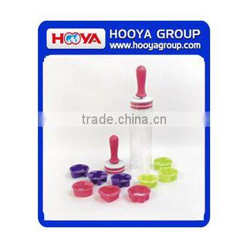 Plastic Rolling Pin With 9 Biscuit Cutters photo-2